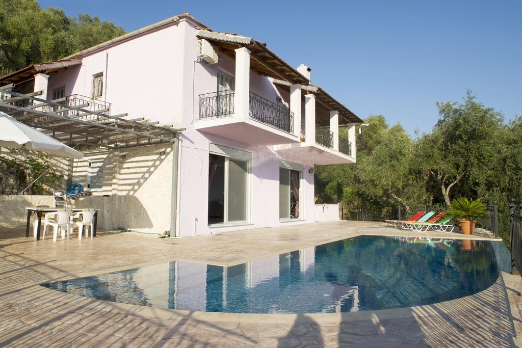 Villa Daniella Studio With Private Pool Nisaki  Ruang foto